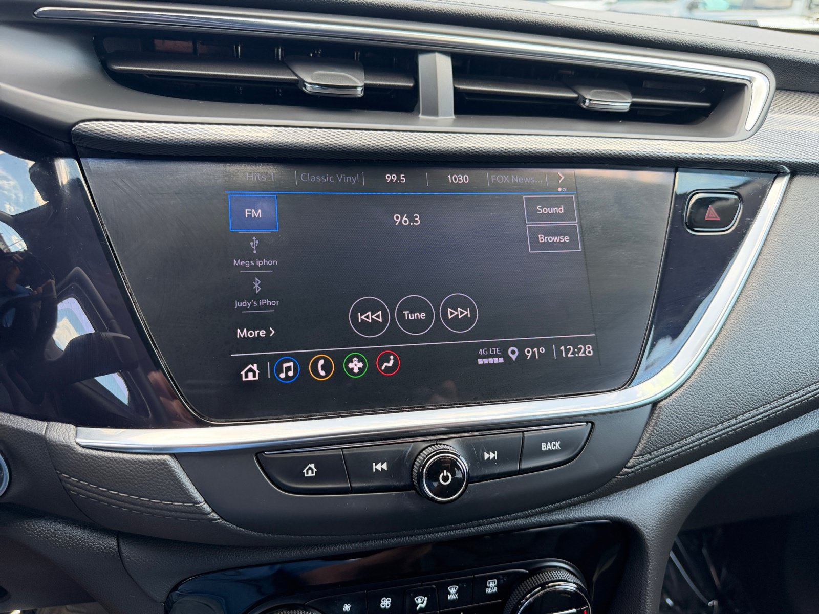 Used 2022 Buick Encore GX Select w/ Sport Touring Package AWD/4WD image 26