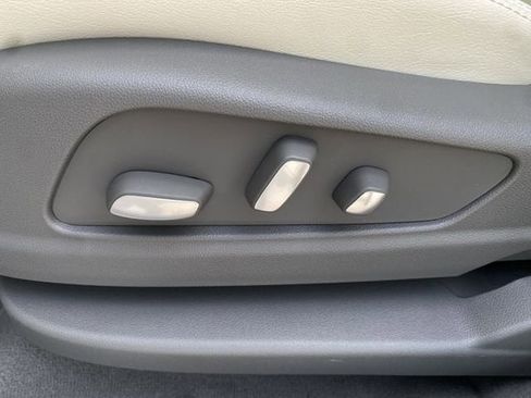 New 2025 Cadillac XT5 Premium Luxury image 25