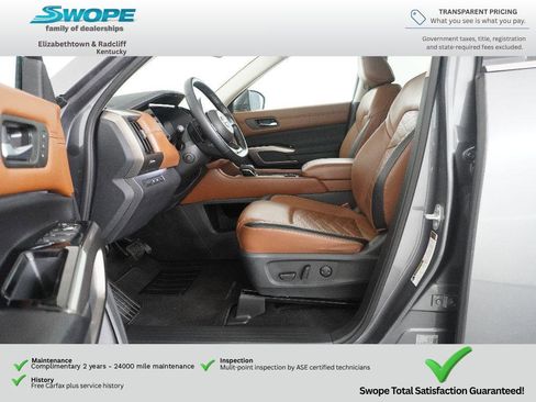 Used 2024 Nissan Pathfinder Platinum AWD/4WD image 13