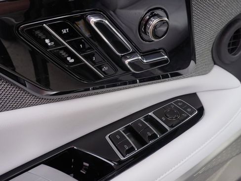 New 2026 Cadillac Optiq Luxury 1 image 15