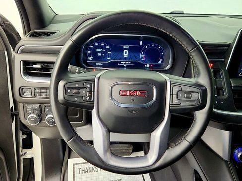 Used 2023 GMC Yukon SLT w/ SLT Premium Package image 14