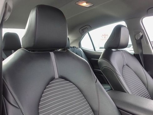 Used 2023 Toyota Camry SE image 15