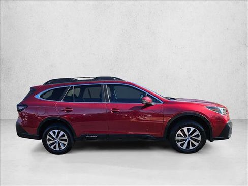 Used 2022 Subaru Outback Premium image 4