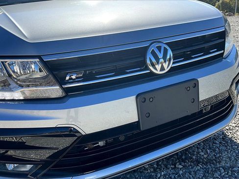 Used 2021 Volkswagen Tiguan SE R-Line image 24