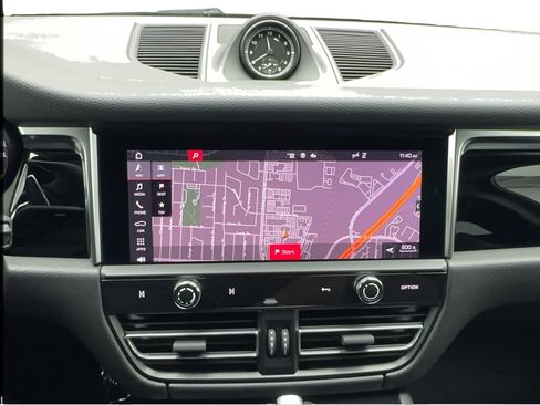 Used 2024 Porsche Macan w/ Premium Plus Package AWD/4WD image 49