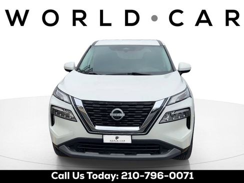Used 2023 Nissan Rogue SV image 1