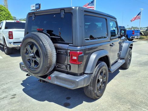 Used 2020 Jeep Wrangler Sport AWD/4WD image 4