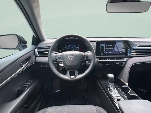Used 2025 Toyota Camry LE w/ Convenience Package FWD image 12