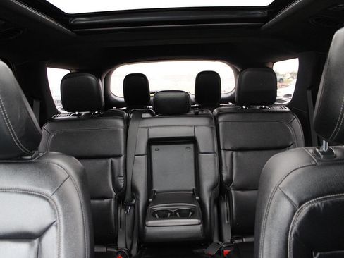 Used 2020 Ford Explorer XLT w/ Equipment Group 202A image 17