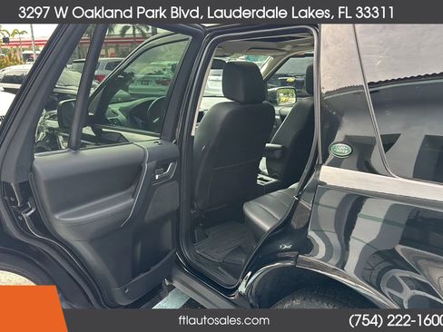 Used 2011 Land Rover LR2 HSE image 27