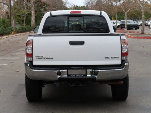 Used 2014 Toyota Tacoma 4x4 Double Cab w/ SR5 Package image 5