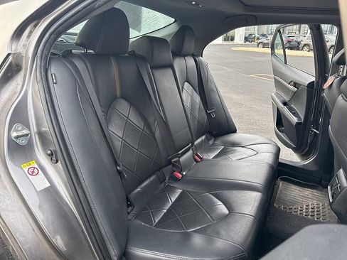 Used 2018 Toyota Camry XLE image 15