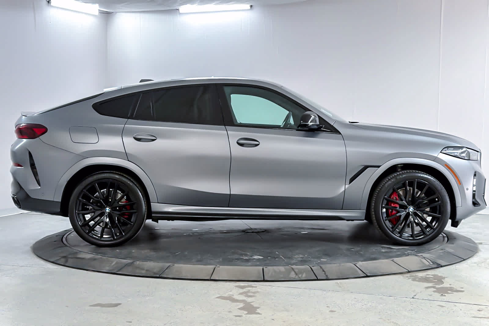 Used 2024 BMW X6 M60i AWD/4WD image 8