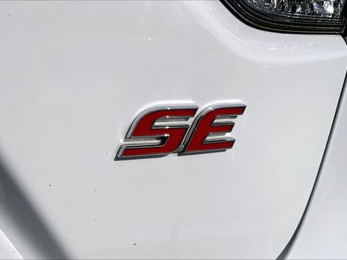 Used 2024 Toyota Corolla SE w/ SE Premium Package FWD image 10
