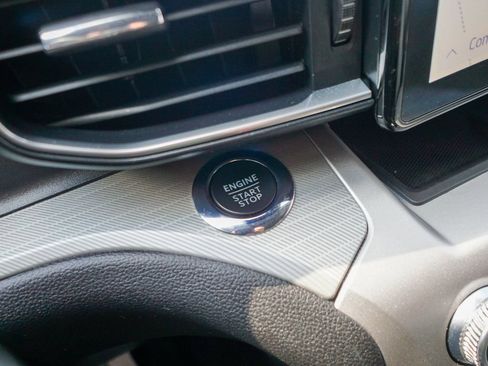 Used 2022 Ford Explorer XLT w/ Equipment Group 202A image 23