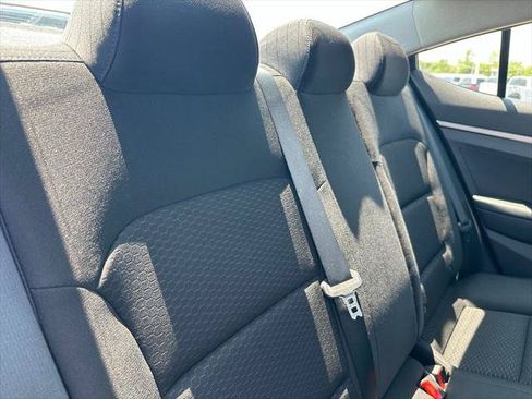Used 2020 Hyundai Elantra SE w/ Cargo Package (C1) FWD image 24