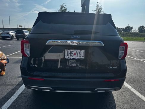 Used 2021 Ford Explorer XLT w/ Equipment Group 202A AWD/4WD image 4