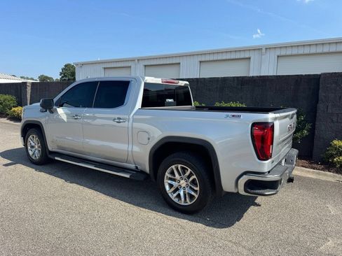 Used 2021 GMC Sierra 1500 SLT w/ SLT Premium Plus Package AWD/4WD image 3