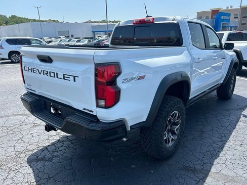Used 2025 Chevrolet Colorado ZR2 w/ Technology Package AWD/4WD image 5