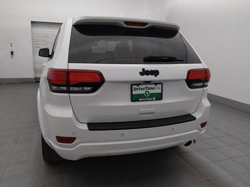 Used 2020 Jeep Grand Cherokee Altitude RWD image 6