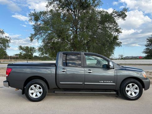Used 2005 Nissan Titan LE w/ (T01) Tow Pkg RWD image 60