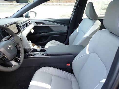 New 2026 Toyota Camry SE image 11