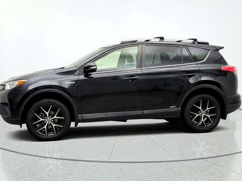 Used 2018 Toyota RAV4 SE AWD/4WD image 8