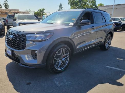 Used 2026 Ford Explorer ST-Line w/ ST-Line Street Pack RWD image 33
