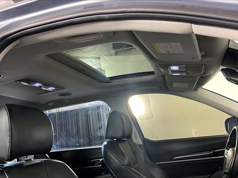 Used 2025 Kia Telluride S FWD image 19
