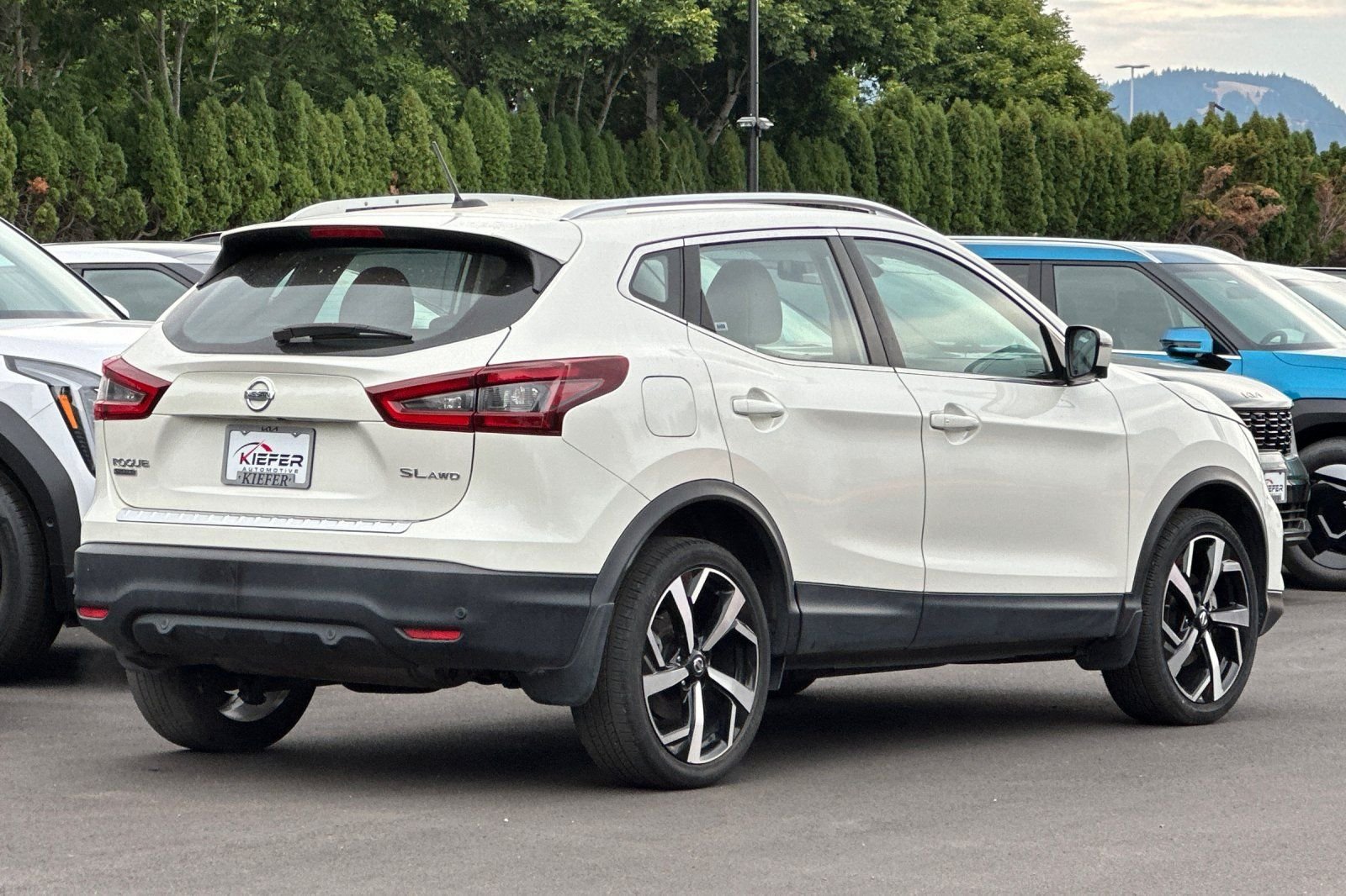 Used 2022 Nissan Rogue Sport SL AWD/4WD image 4