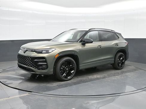 New 2026 Volkswagen Tiguan SE R-Line FWD image 3
