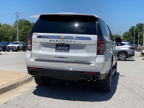 Used 2024 Chevrolet Suburban Premier w/ Advanced Technology Package AWD/4WD image 8