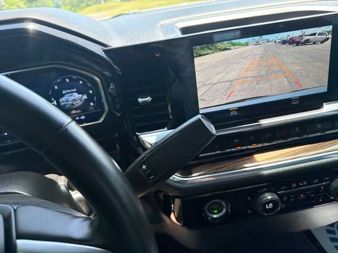 Used 2023 Chevrolet Silverado 1500 LT AWD/4WD image 19