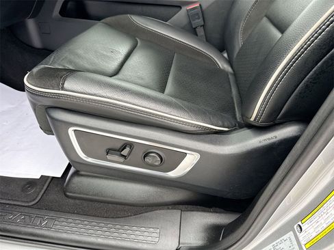 Used 2025 RAM 1500 Laramie image 18