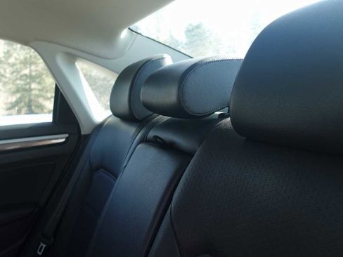 Used 2017 Volkswagen Passat 1.8T SE w/ SE Lighting Package image 28