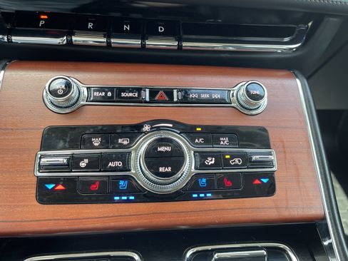 Used 2024 Lincoln Aviator Reserve w/ Equipment Group 201A AWD/4WD image 29