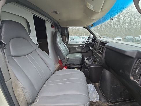Used 2008 Chevrolet Express 3500 image 14