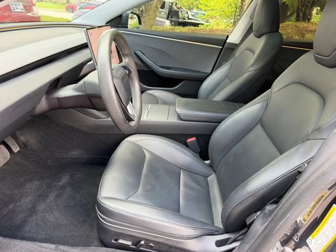 Used 2024 Tesla Model 3 Standard Range RWD image 16