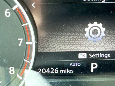 Used 2023 Nissan Rogue SV image 12