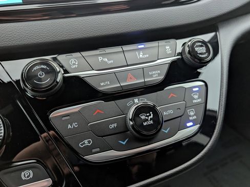 New 2026 Chrysler Voyager LX image 27