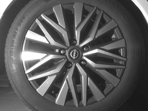 Used 2025 Nissan Altima 2.5 SV FWD image 15