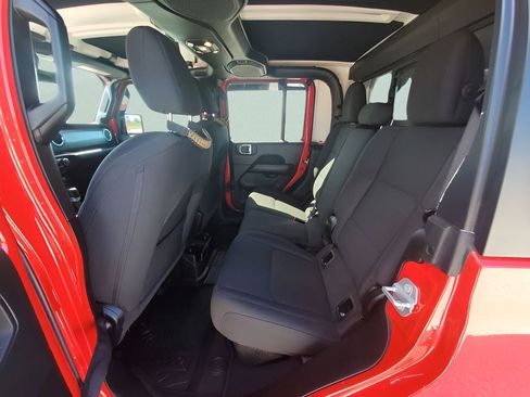 Used 2021 Jeep Gladiator Overland image 23