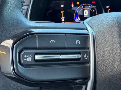 Used 2023 Chevrolet Colorado LT w/ LT Convenience Package II image 7