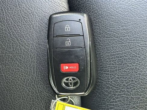 Used 2024 Toyota Tacoma TRD Sport w/ TRD Sport Upgrade Package image 20