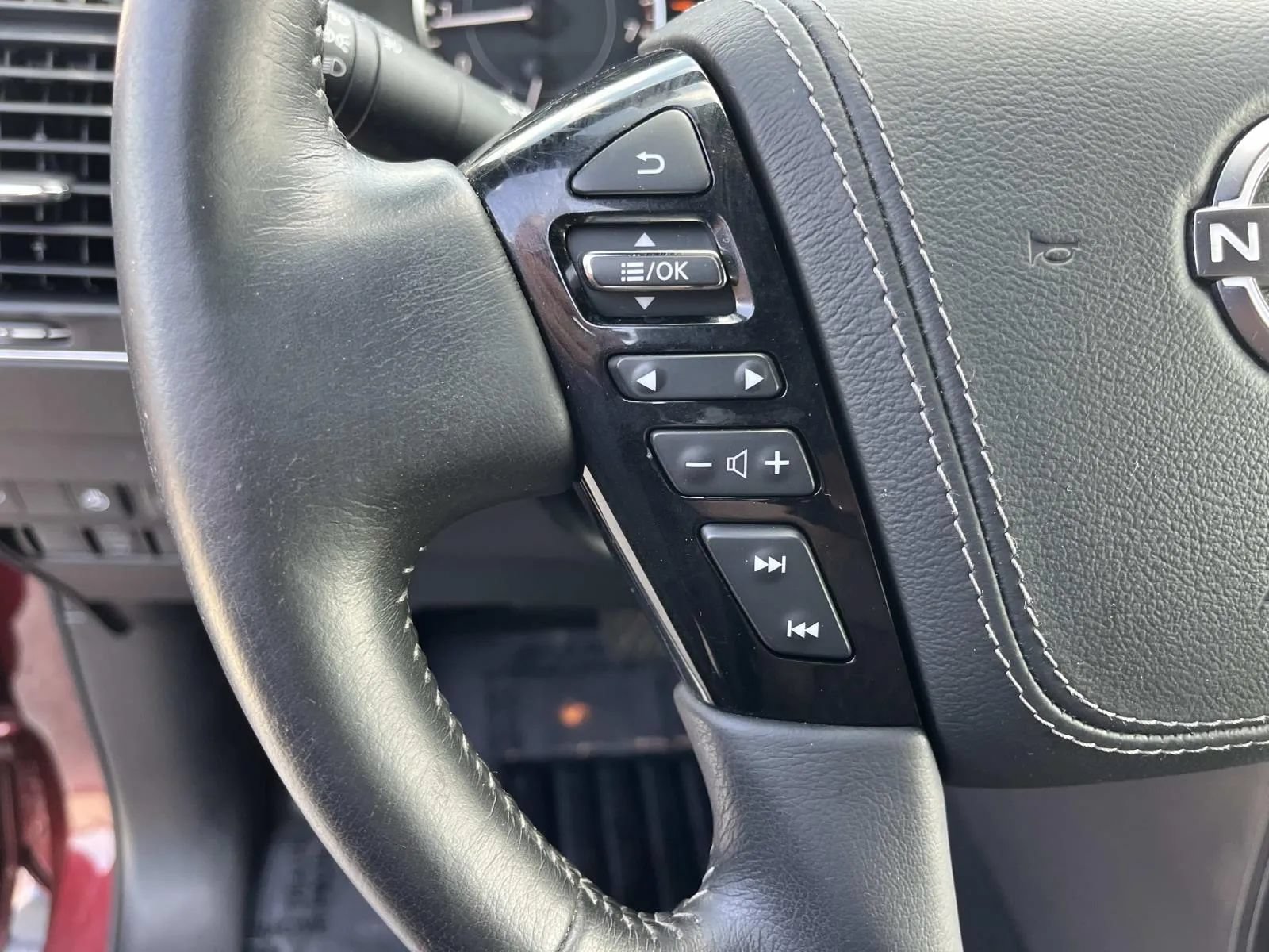 Used 2021 Nissan Armada Platinum w/ Captain's Chairs Package RWD image 35