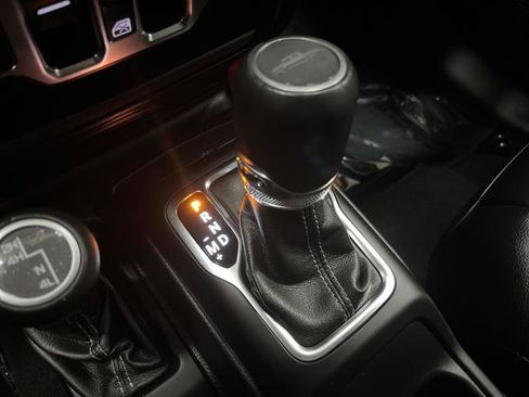 Used 2022 Jeep Gladiator Overland w/ Popular Equipment Package image 20