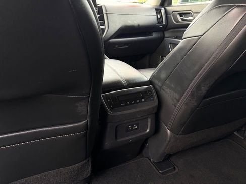 Used 2023 Nissan Pathfinder SL w/ Black Appearance Package FWD image 27