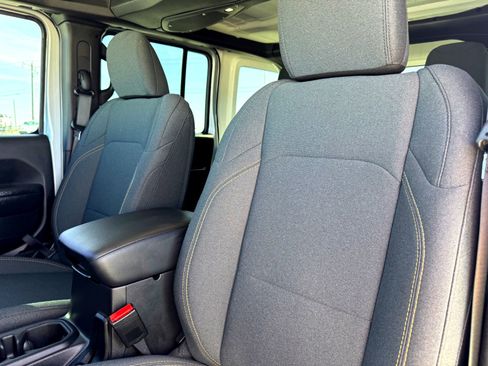 Used 2024 Jeep Wrangler Willys image 14