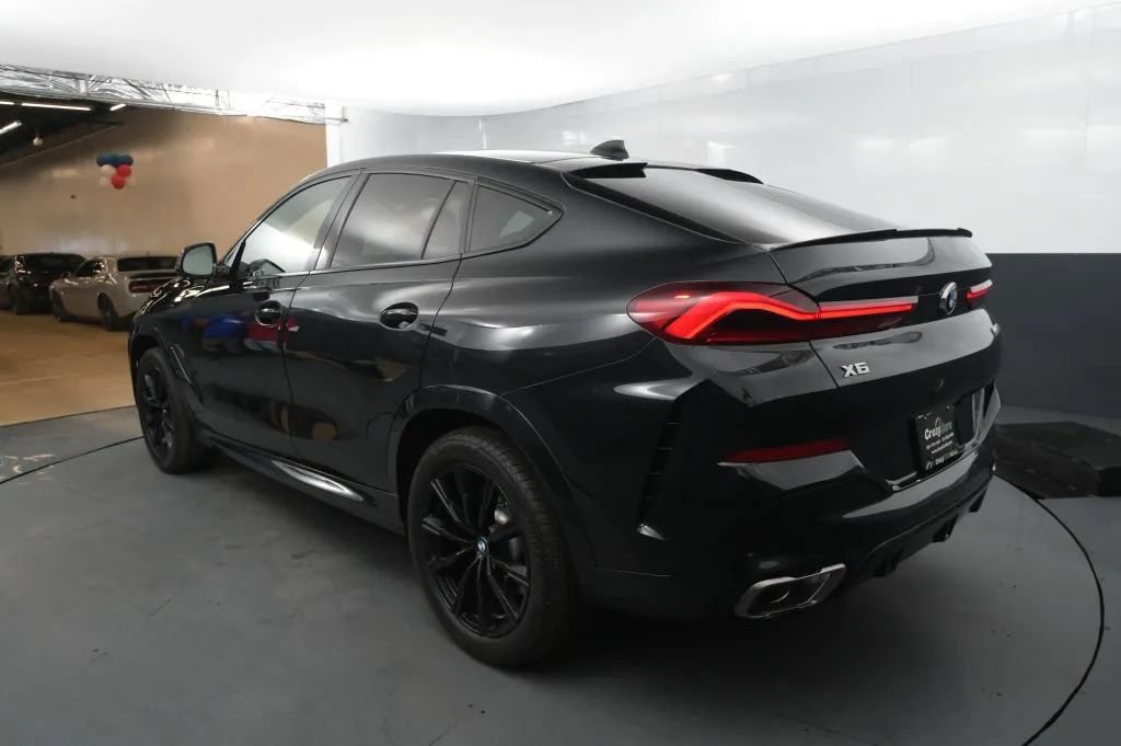 Used 2021 BMW X6 M50i AWD/4WD image 3