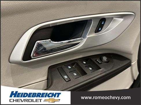 Used 2016 Chevrolet Equinox LTZ w/ Enhanced Convenience Package image 10